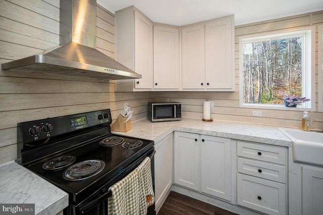 5120 BURR HILL RD, Rhoadesville, VA 22542