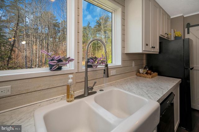 5120 BURR HILL RD, Rhoadesville, VA 22542