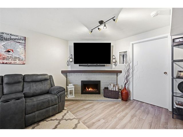 6916 S Broadway, Littleton, CO 80122