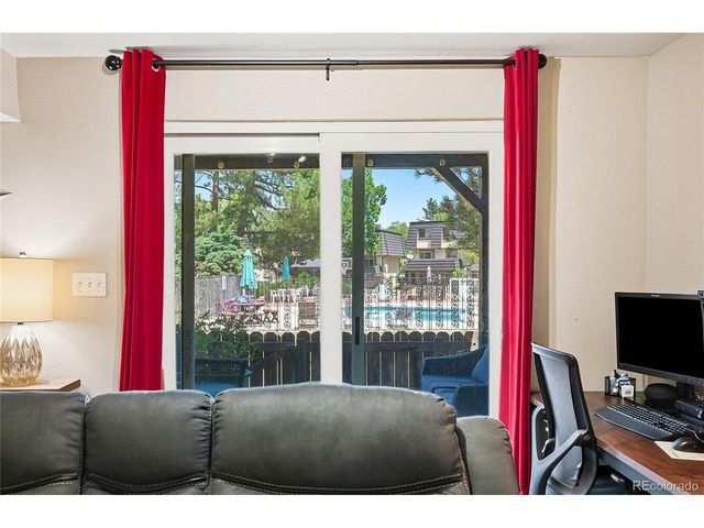6916 S Broadway, Littleton, CO 80122