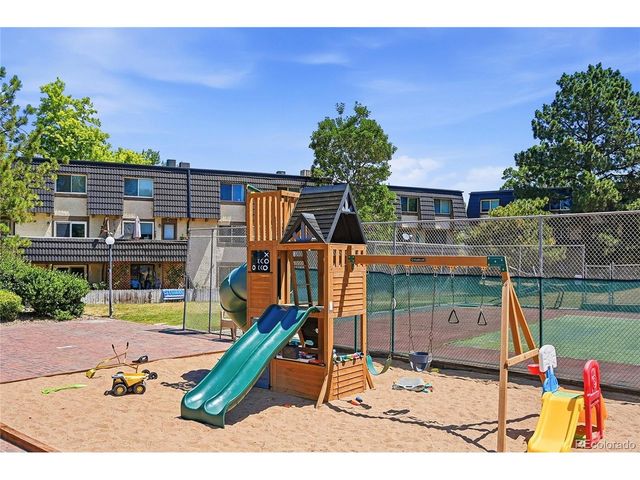 6916 S Broadway, Littleton, CO 80122