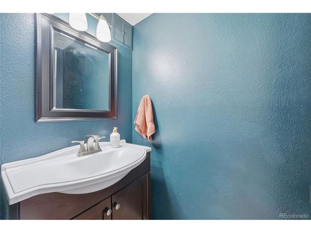 6916 S Broadway, Littleton, CO 80122