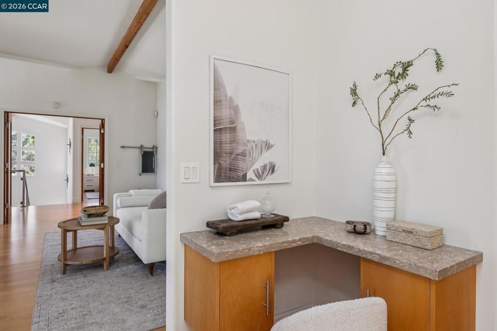 Image 41 of property listing at 6 Monte Vista Rd, Orinda, CA 94563