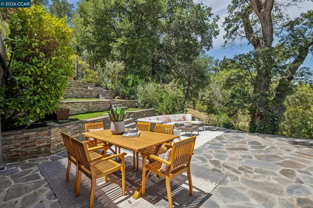 Image 45 of property listing at 6 Monte Vista Rd, Orinda, CA 94563