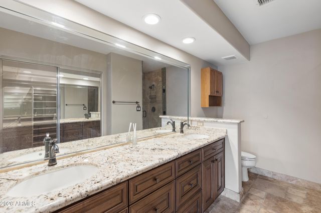 5830 E MCKELLIPS Road 70, Mesa, AZ 85215