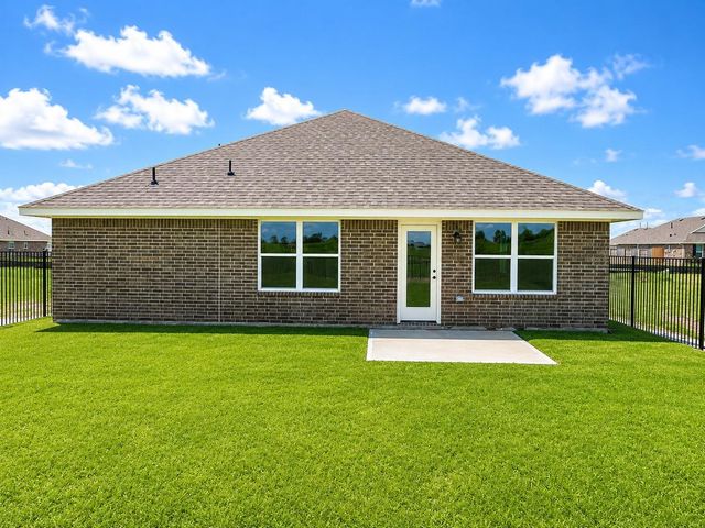 2100 Emerald Lake Trail, Dayton, TX 77535