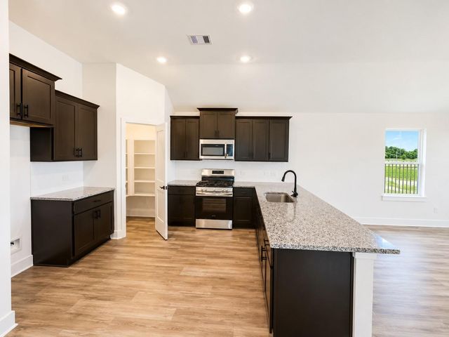 2100 Emerald Lake Trail, Dayton, TX 77535
