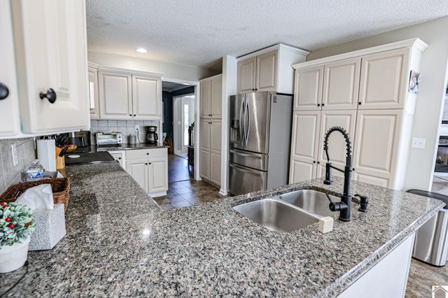 103 Summer Lane, Kuttawa, KY 42055