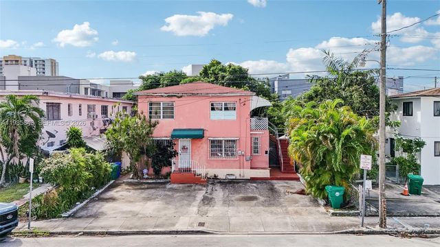 984 SW 6th St, Miami, FL 33130