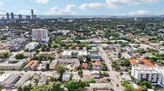 984 SW 6th St, Miami, FL 33130