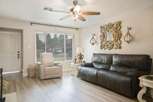 1403 E Griffith Way, Fresno, CA 93704