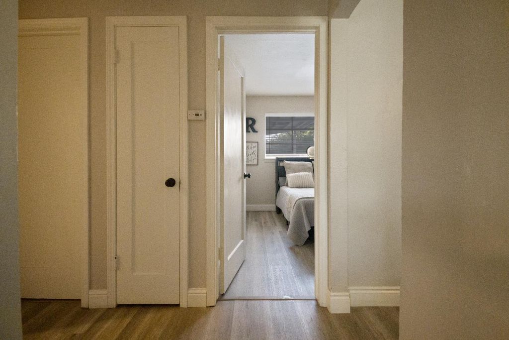 Image 17 of property listing at 1403 E Griffith Way, Fresno, CA 93704