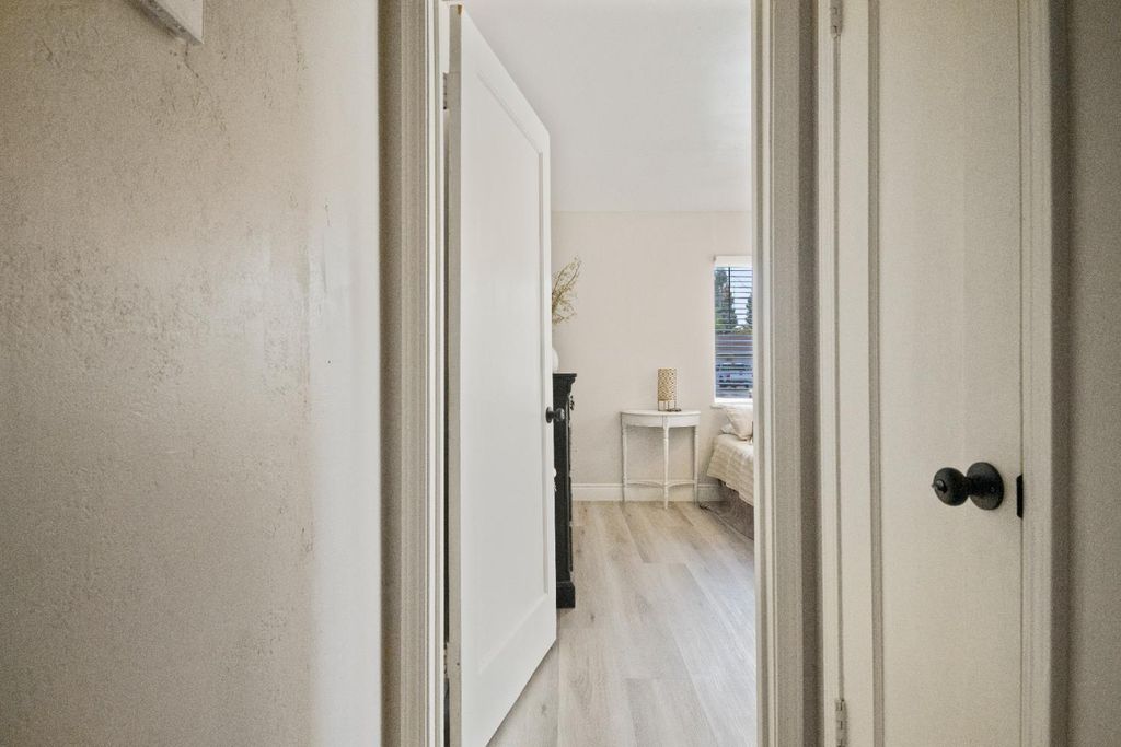 Image 21 of property listing at 1403 E Griffith Way, Fresno, CA 93704