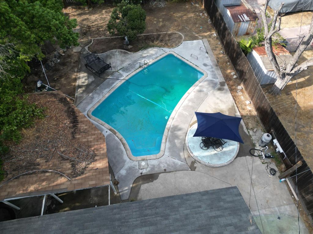 Image 24 of property listing at 1403 E Griffith Way, Fresno, CA 93704