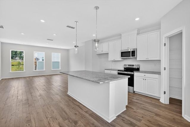2827 Rosehall Way, Lawrenceville, GA 30044