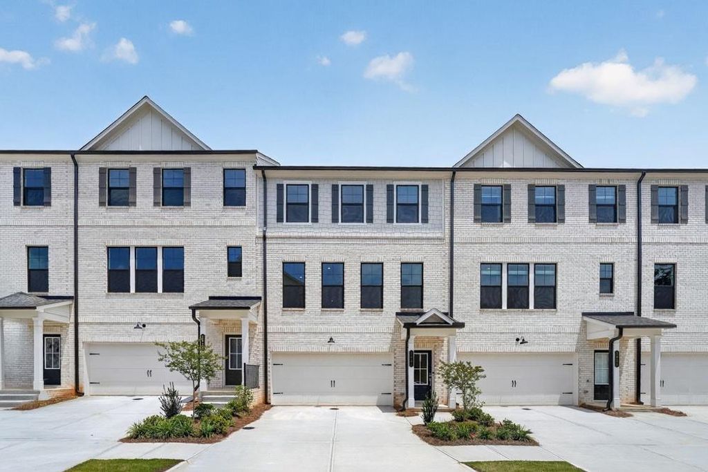 2827 Rosehall Way, Lawrenceville, GA 30044
