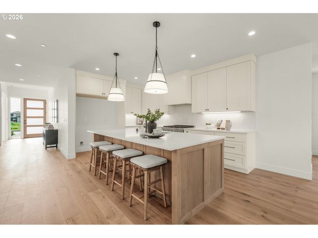 131 E 24TH Ave, La Center, WA 98629