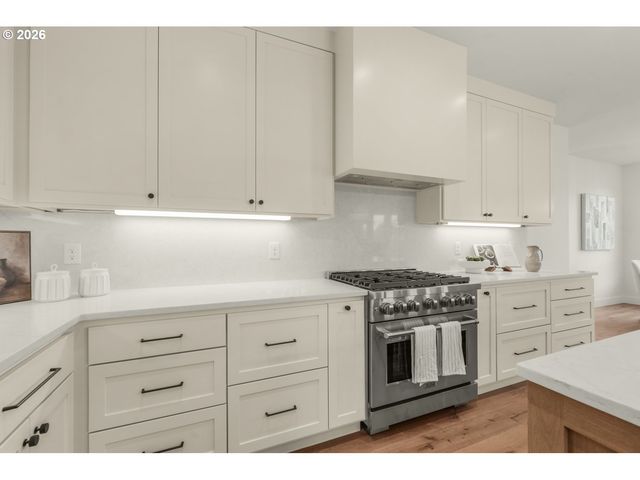 131 E 24TH Ave, La Center, WA 98629