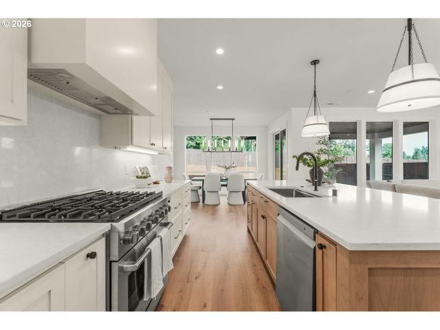 131 E 24TH Ave, La Center, WA 98629
