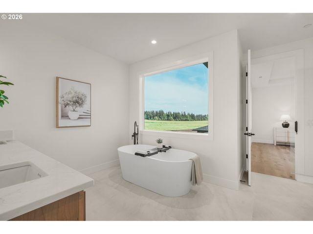 131 E 24TH Ave, La Center, WA 98629