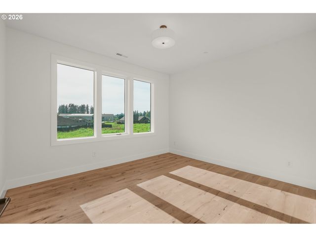 131 E 24TH Ave, La Center, WA 98629