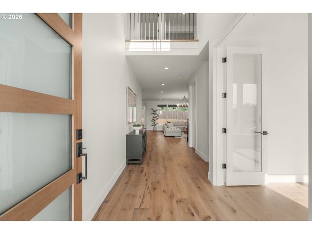 131 E 24TH Ave, La Center, WA 98629