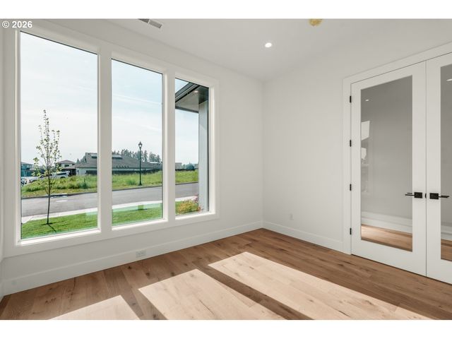 131 E 24TH Ave, La Center, WA 98629