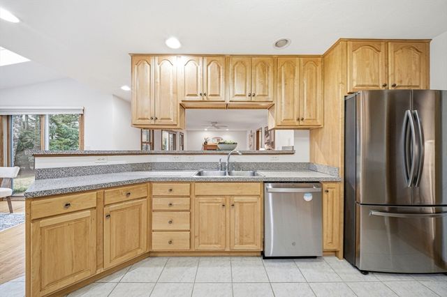 11 Little Tree Rd, Medway, MA 02053