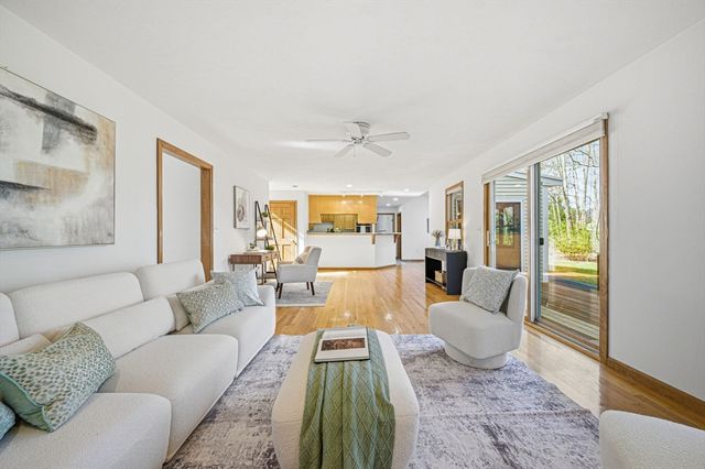 11 Little Tree Rd, Medway, MA 02053