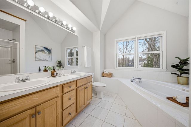 11 Little Tree Rd, Medway, MA 02053