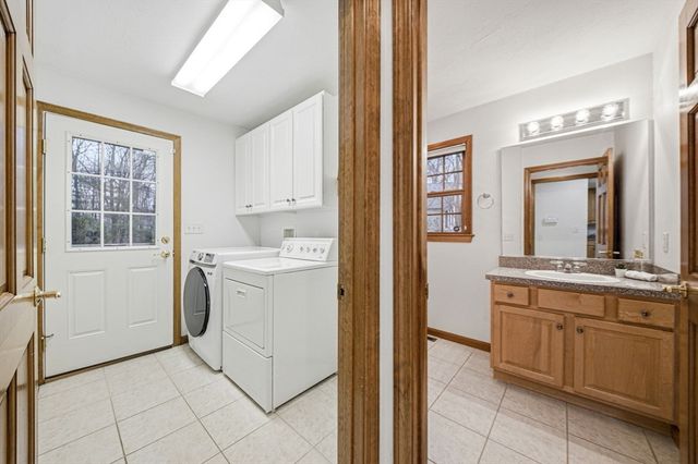 11 Little Tree Rd, Medway, MA 02053