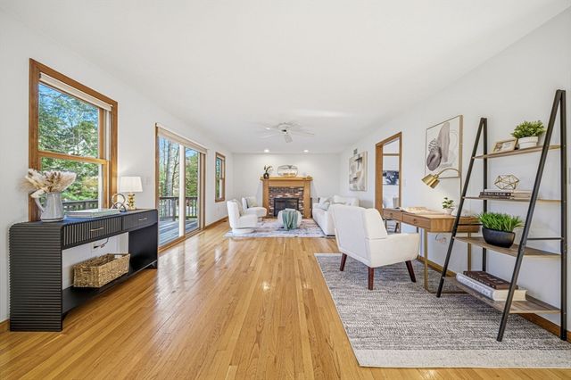 11 Little Tree Rd, Medway, MA 02053