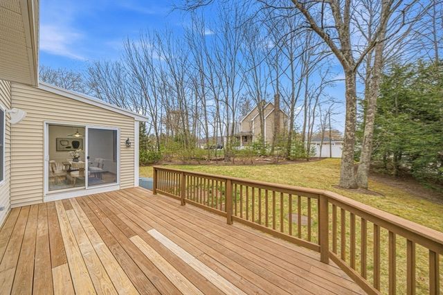 11 Little Tree Rd, Medway, MA 02053