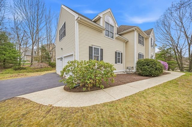 11 Little Tree Rd, Medway, MA 02053