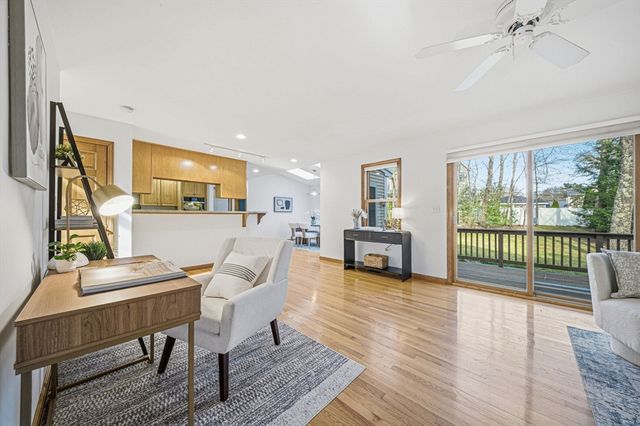 11 Little Tree Rd, Medway, MA 02053