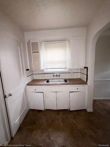 12906 Faust Avenue, Detroit, MI 48223