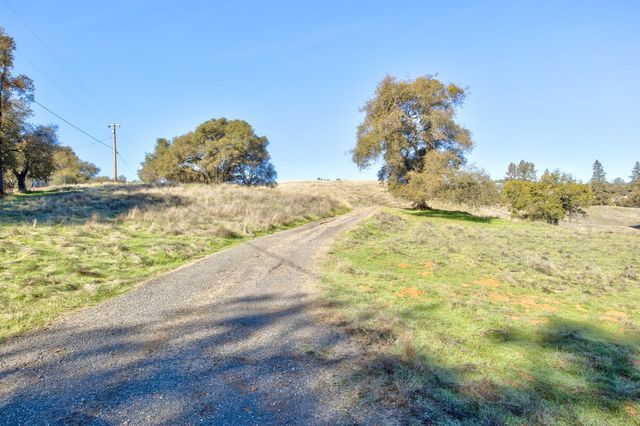 5700 Semor Dr, Shingle Springs, CA 95682