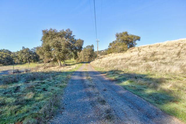 5700 Semor Dr, Shingle Springs, CA 95682