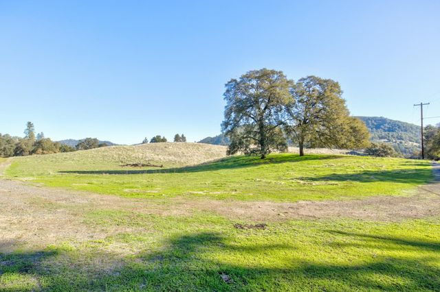 5700 Semor Dr, Shingle Springs, CA 95682