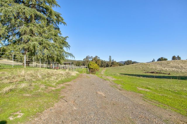 5700 Semor Dr, Shingle Springs, CA 95682