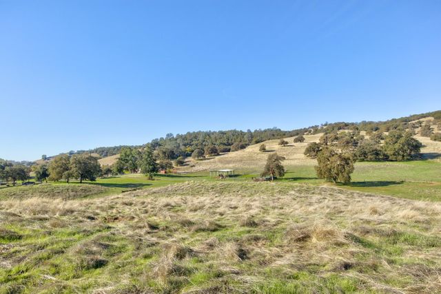 5700 Semor Dr, Shingle Springs, CA 95682