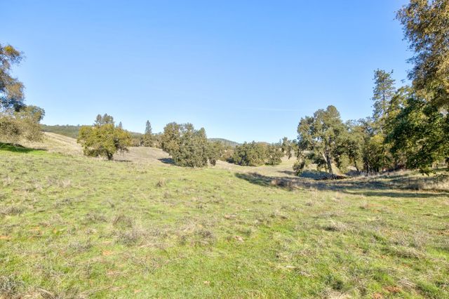 5700 Semor Dr, Shingle Springs, CA 95682