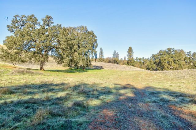 5700 Semor Dr, Shingle Springs, CA 95682