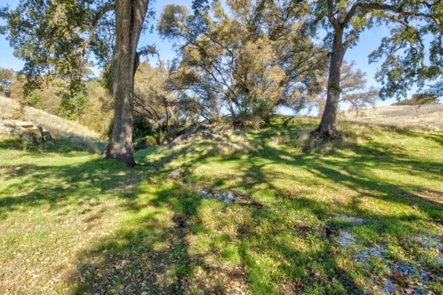 5700 Semor Dr, Shingle Springs, CA 95682