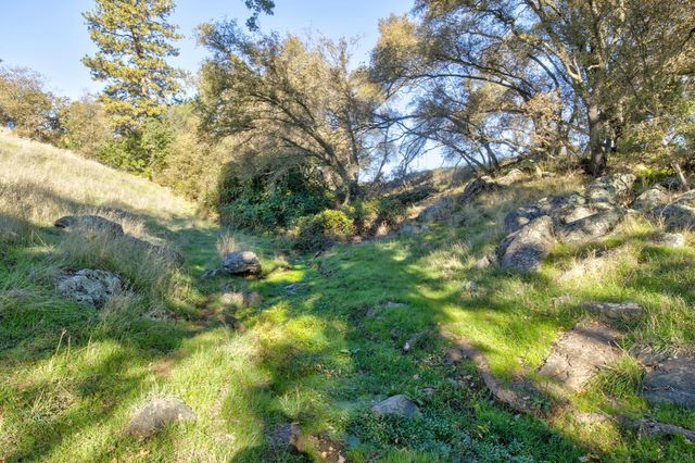 5700 Semor Dr, Shingle Springs, CA 95682