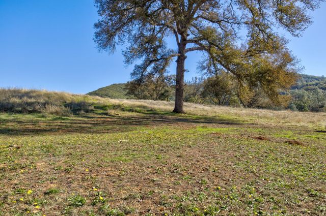 5700 Semor Dr, Shingle Springs, CA 95682
