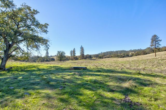 5700 Semor Dr, Shingle Springs, CA 95682