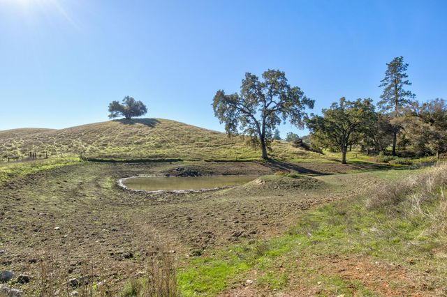 5700 Semor Dr, Shingle Springs, CA 95682