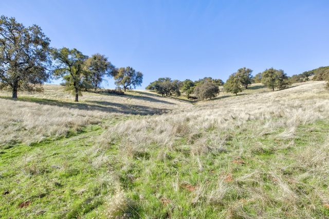 5700 Semor Dr, Shingle Springs, CA 95682