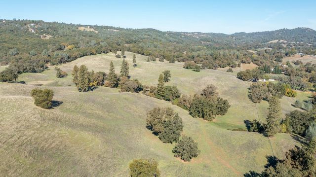 5700 Semor Dr, Shingle Springs, CA 95682